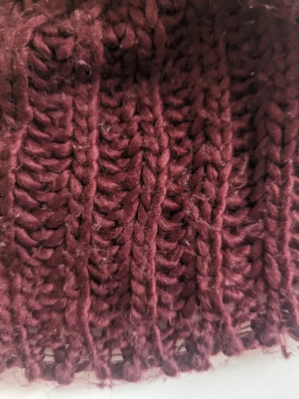 N/A burgundy knitted